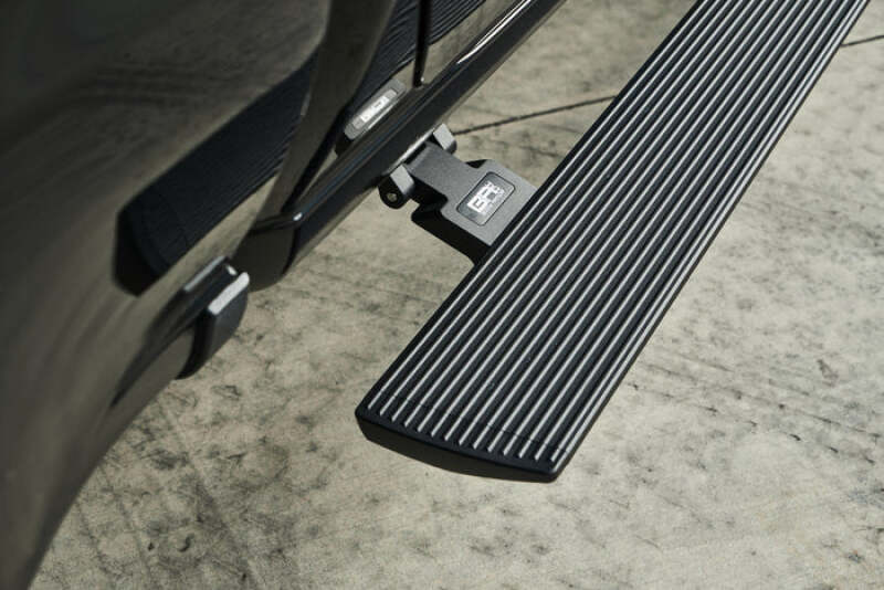 Body Armor 4x4 B Body Armor 4x4 19-24 GM 1500/2500/3500 Crew Cab (Excl. Classic) E-Power Board Steps - Black (GM-4501)