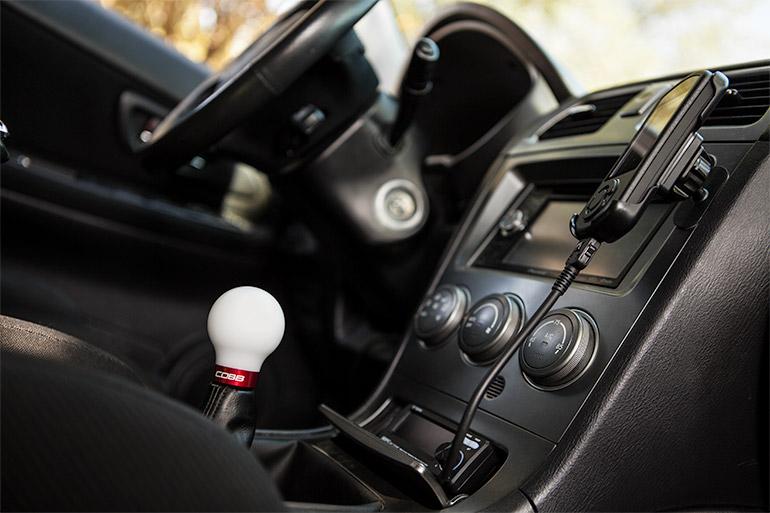 Cobb Subaru 5-Speed COBB Knob - White w/ Race Red - 211350-W-RD